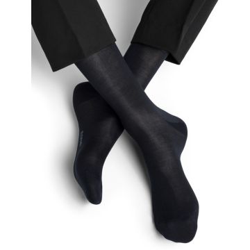 Herren Socken aus Seide von Bleuforêt in marineblau