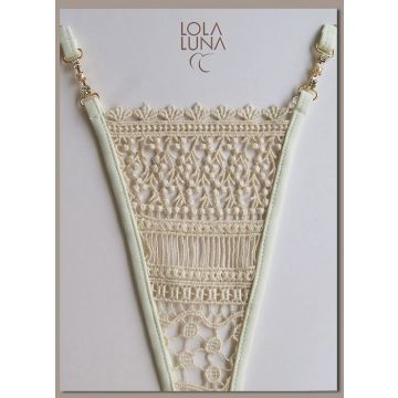 Lola Luna String Aghata creme-weiß mit puder-beige von Lola Luna