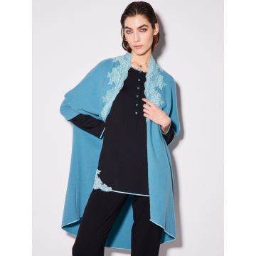 Cape-Jacke Kuschel Cotton  mit Spitze in türkisblau von Chiara Fiorini - der Pyjama ist nicht im Lieferumfang enthalten