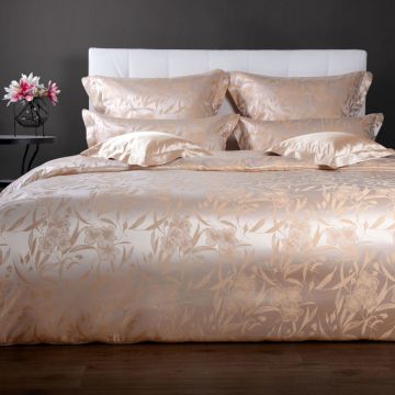 Jacquard Blumenmuster Seidenbettwäsche Cloe New Wheat zartbeige aus der Seidenweber Collection