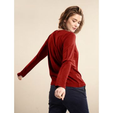 100% Bouretteseide Shirt rubin rot mit langen Ärmeln von Kokon Zwo - Hose nicht im Lieferumfang enthalten