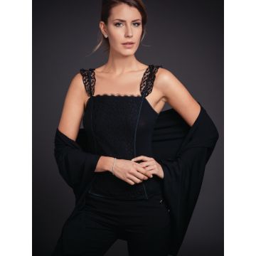 Merinowolle-Seide Schal-Tuch Stola in schwarz von Artimaglia - das Shirt und die Hose sind nicht im Lieferumfang enthalten