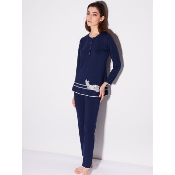 Modal Schlafanzug mit Knopfleiste in nachtblau von Chiara Fiorini