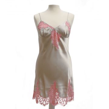 100% Seide Baby Doll Flora Lace in nebelgrau mit rosa Spitze von Luna di Seta