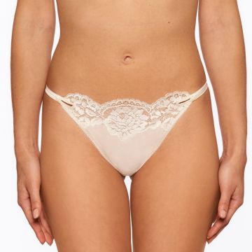 Seide String Adriana sandfarben mit creme weißer Spitze von Millesia