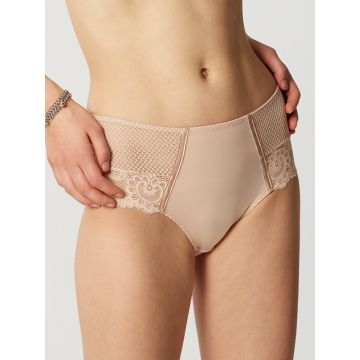 Hoher Slip mit Spitze Gaby puder von Maison Lejaby