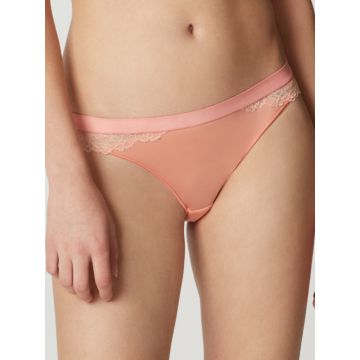Spitze Tanga Shade von Maison Lejaby in lachsrosa 