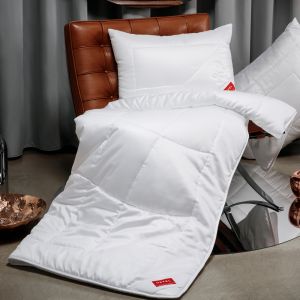 Lyocell mittelwarme Bettdecke KlimaControl Comfort GD light von Hefel - das Kissen ist nicht im Lieferumfang enthalten