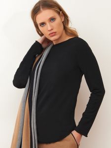 Langarm Shirt aus Wolle Viscose schwarz von Chiara Fiorini - der Schal und die Hose sind nicht im Lieferumfang enthalten
